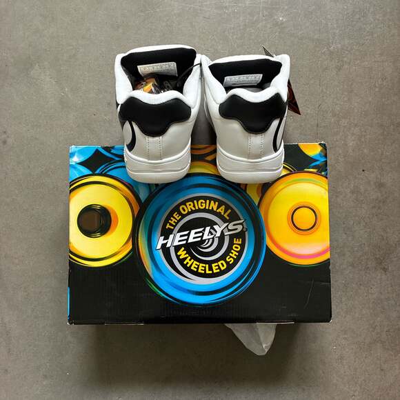 Heelys Unisex Kolect Wheeled Heel Shoe in White/Black - Picture 3 of 5